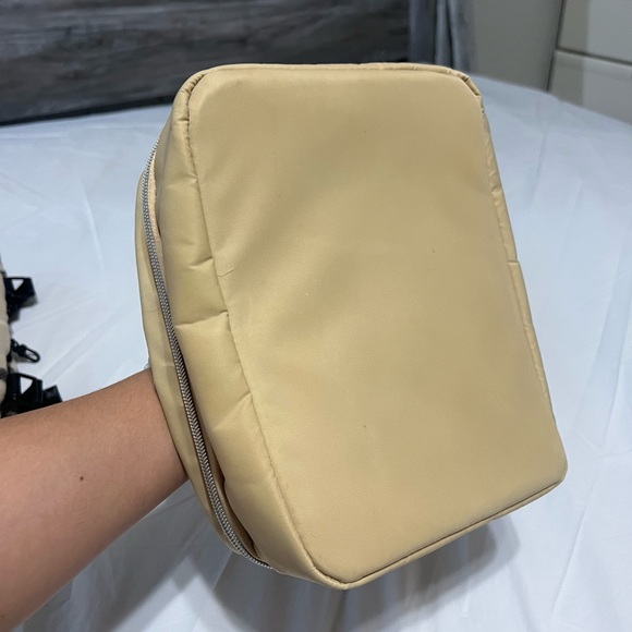 BÉIS toiletry bag - Picture 7 of 8